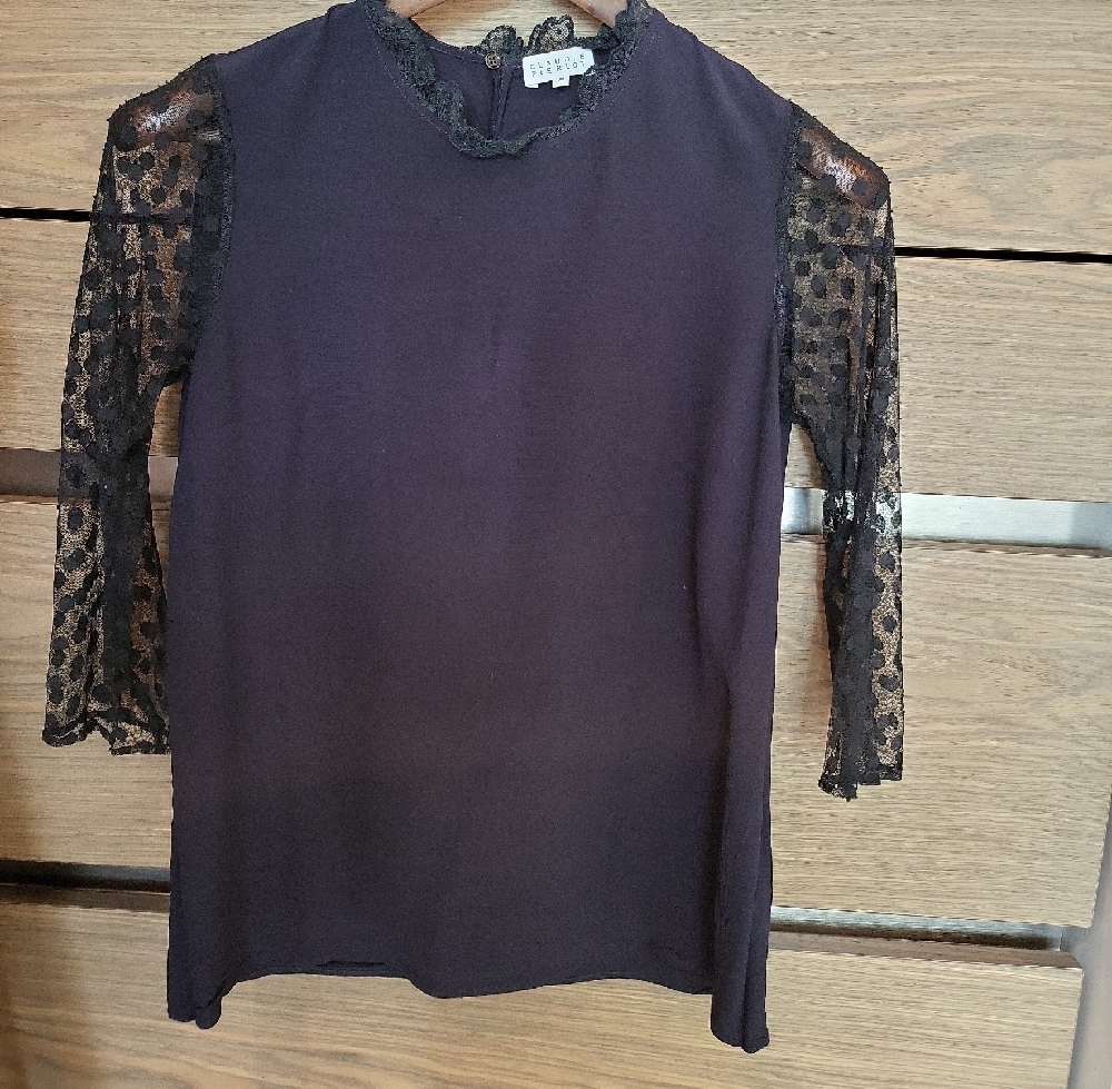 Black Top with Lace Sleeves Brand claudie Pierlot Small